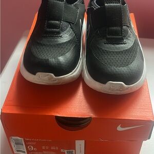 Nike Kids Black and White Sneakers
